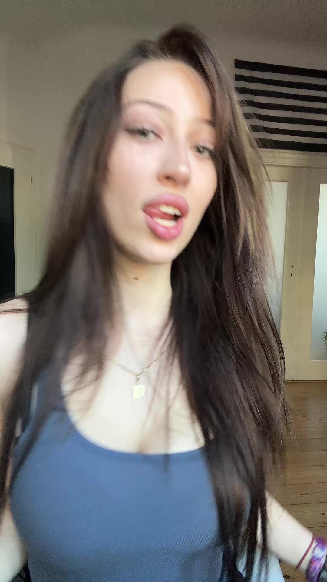 @hellcazlookneon