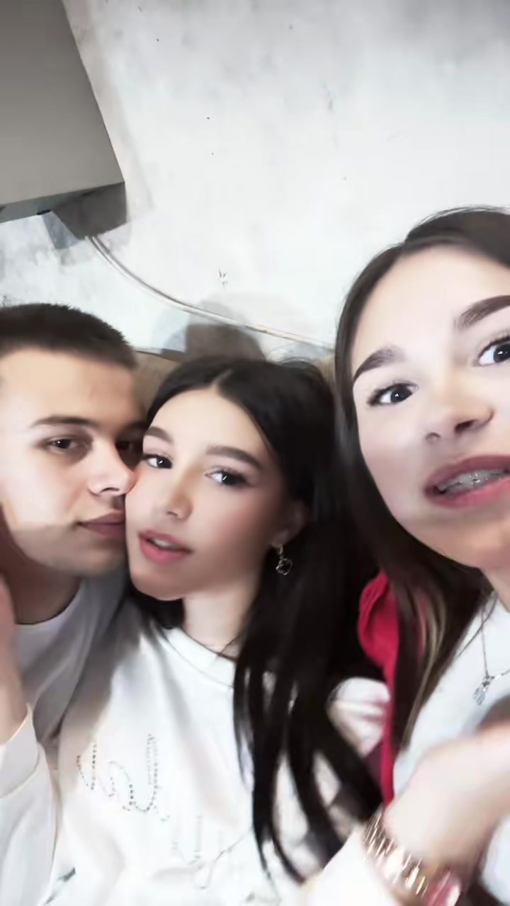 @𝑽𝒆𝒓𝒐𝒏𝒊𝒌𝒂🐰