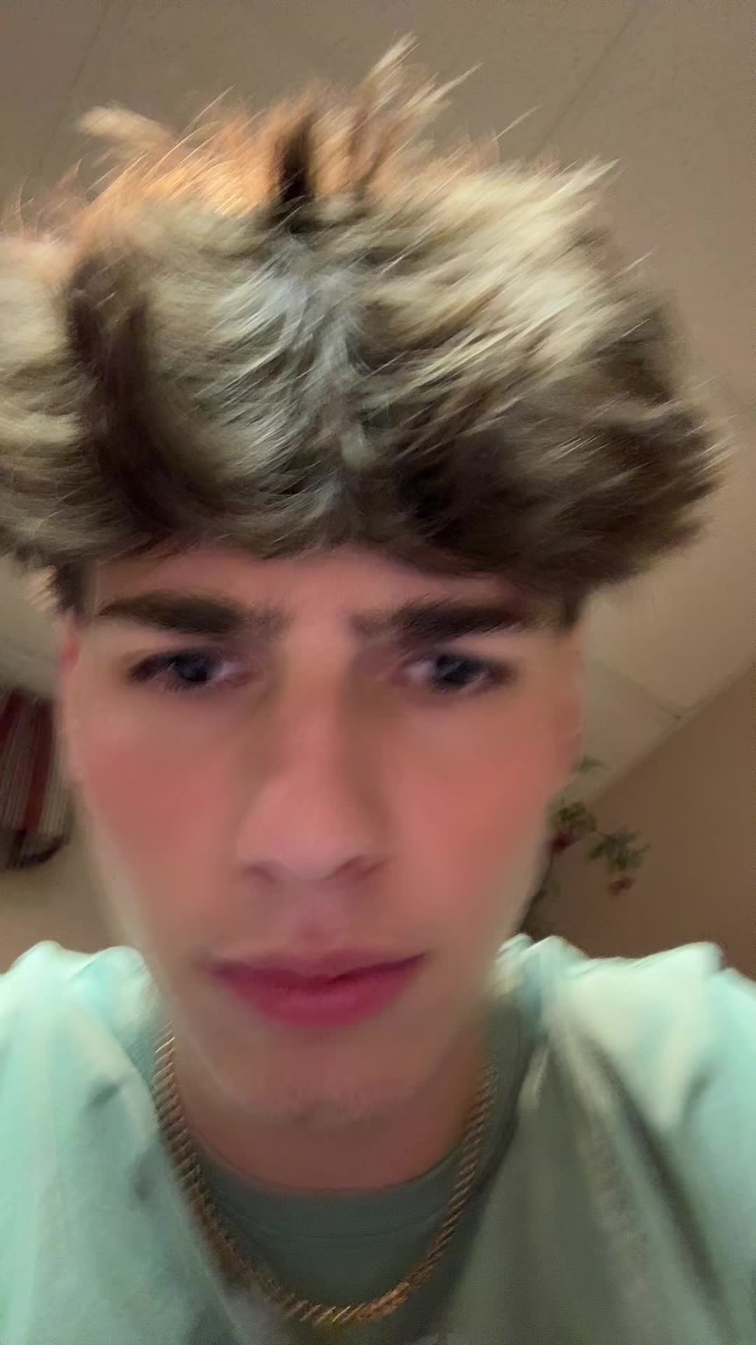 @AJ 🪿