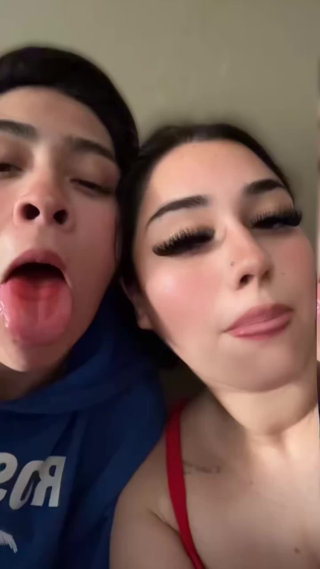 @Glashesbby🏳️&zwj;🌈👩🏻&zwj;🍳