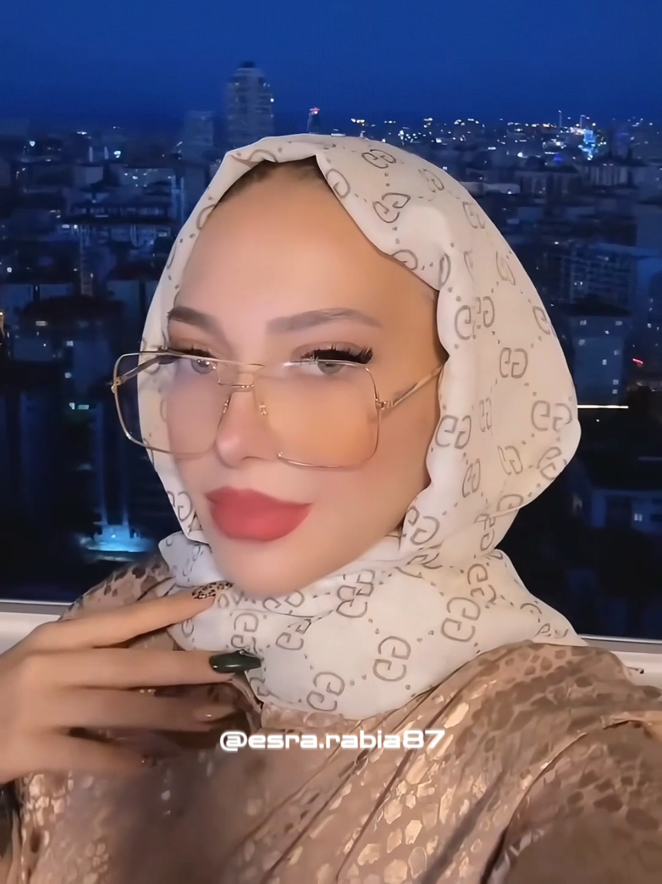 @Esra Rabia