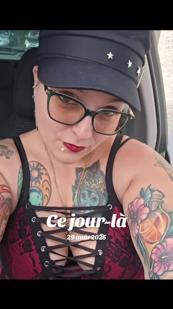 @LAETITIA LA BLONDASSE