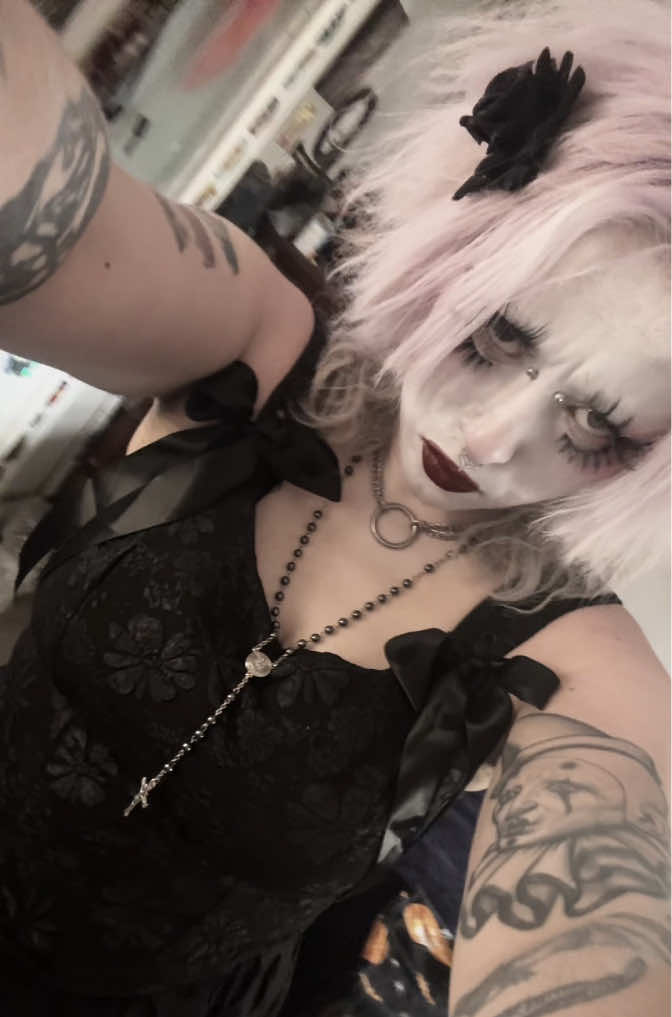 @dollygoth666