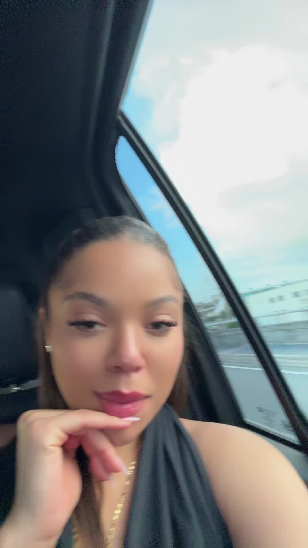 @rellasobella_