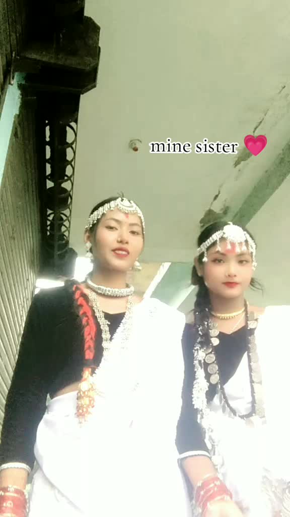 @नैना बिशवास थारु ❤️