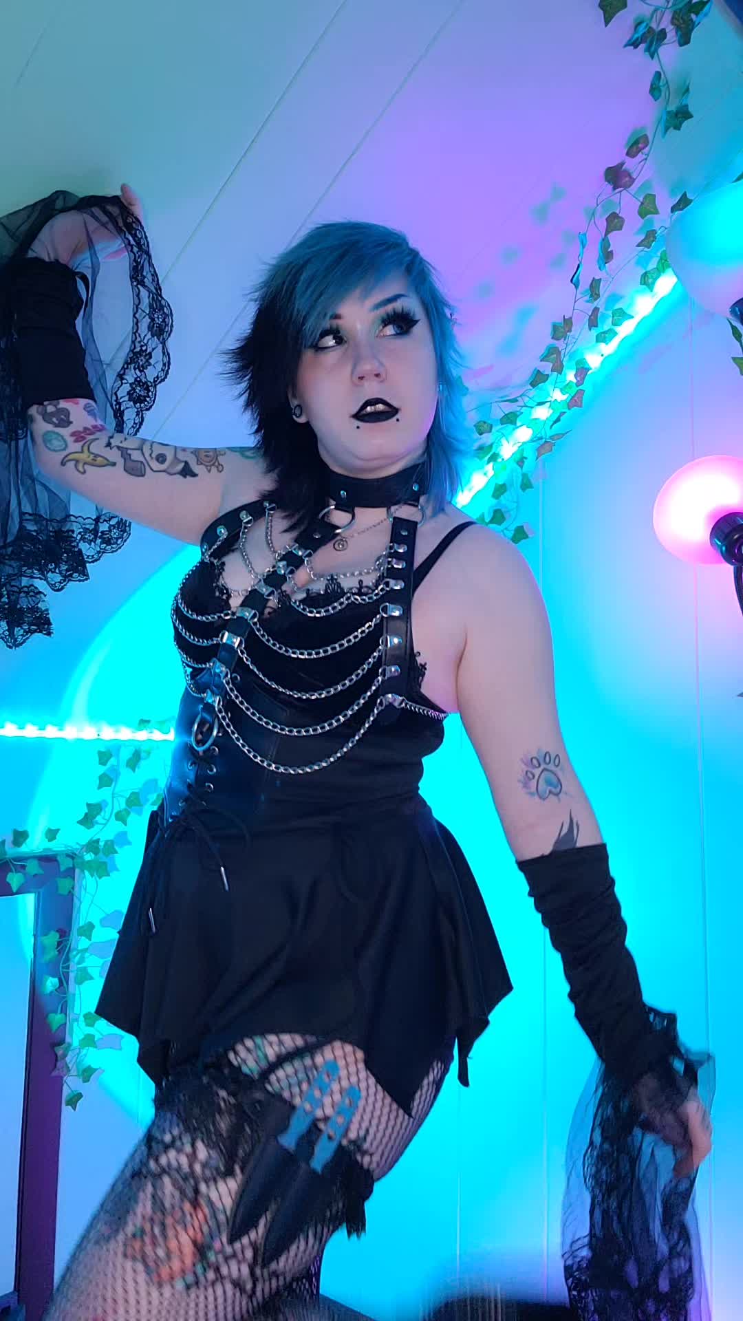 @Rainbow🏳️🌈Artist/Streamer🍃