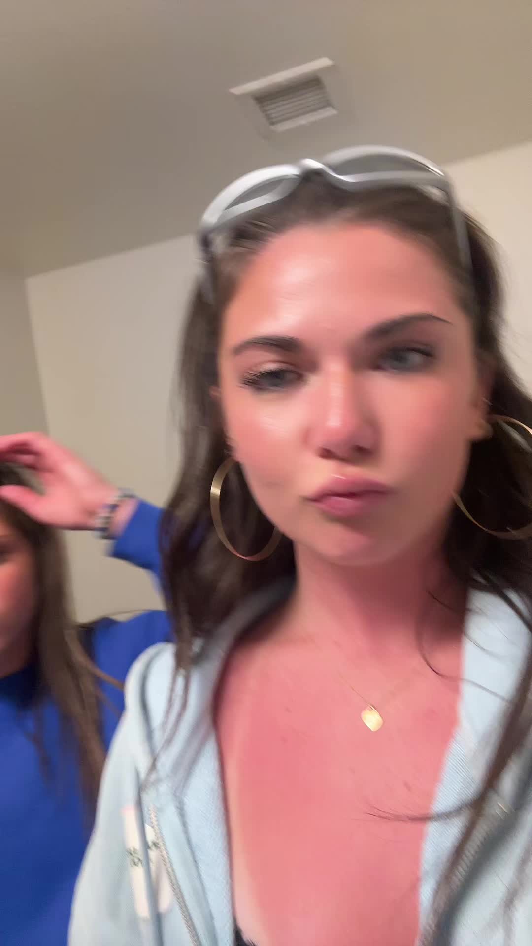 @Ava