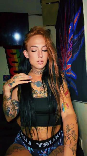 @ғͫʊͦcͭкͪɳͣ Tattedmommy420