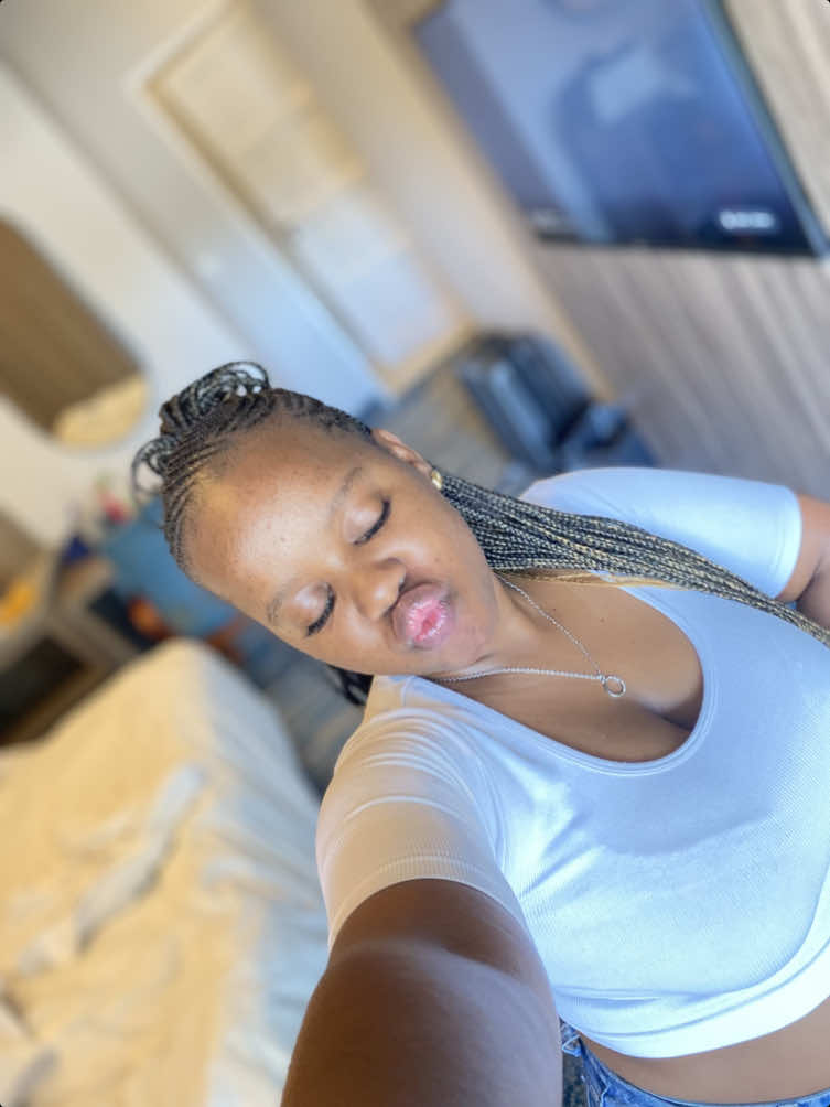 @LwandiNgubane🧸🎀