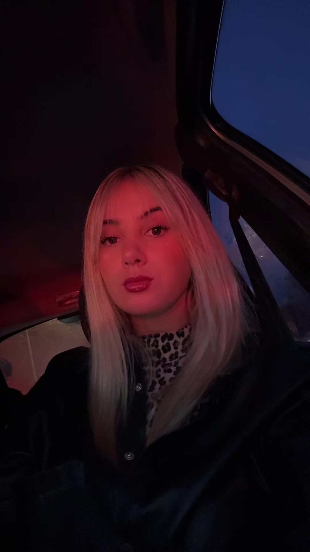 @vickymilaan