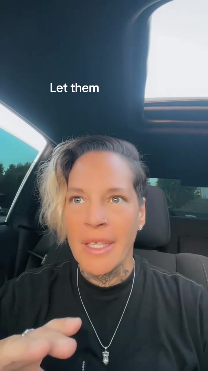 @Crazyauntchronicles