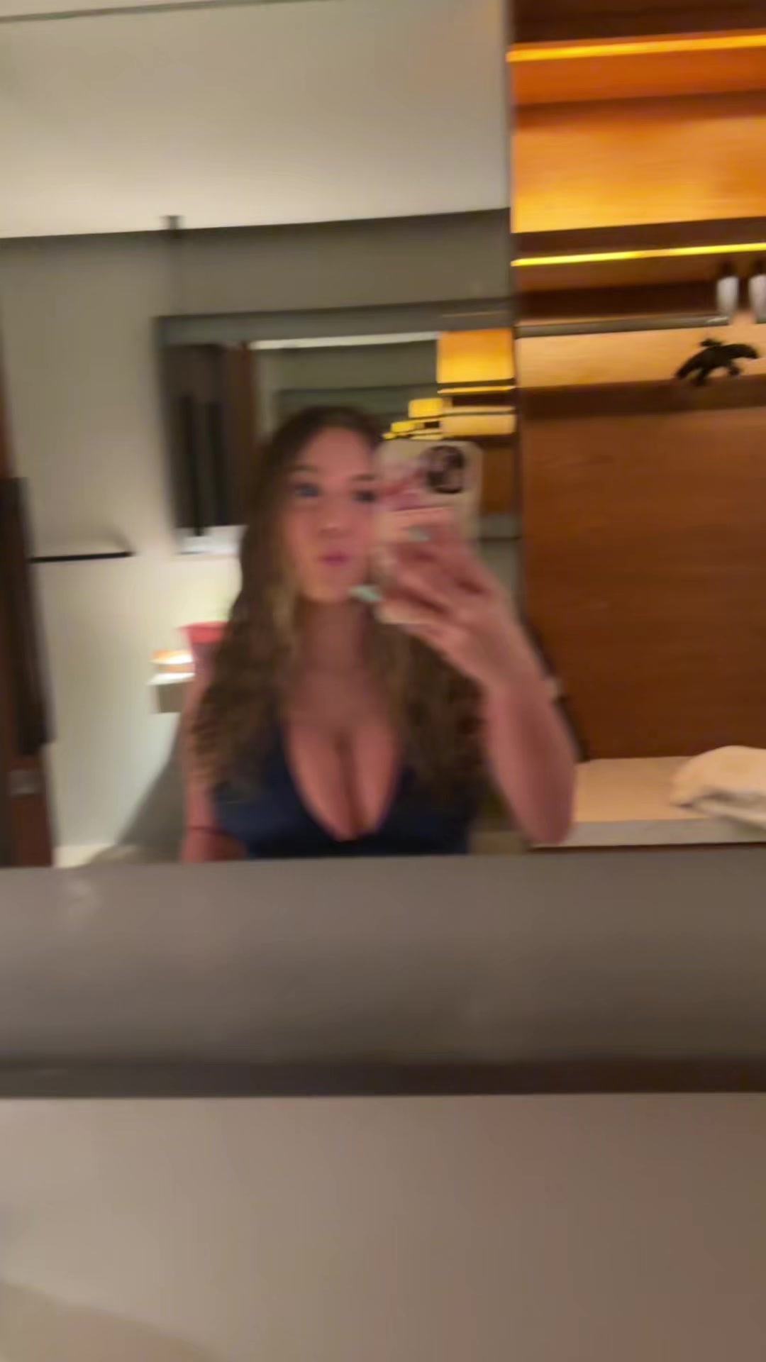 @️