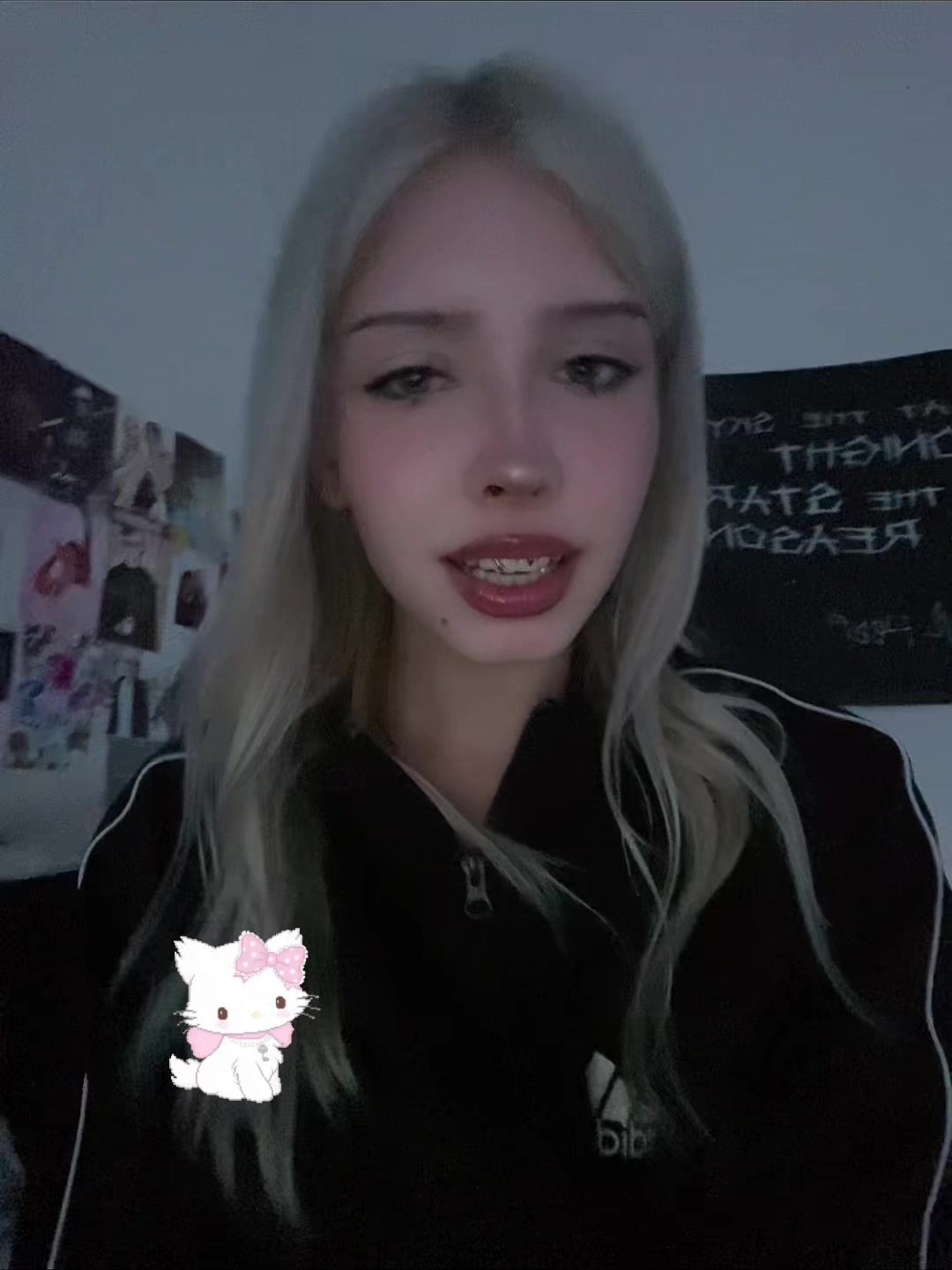 @👅