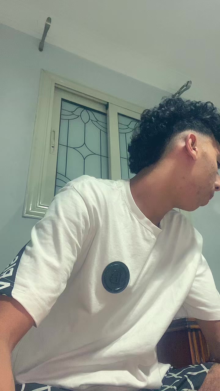 @يَــسّ🦅🥶