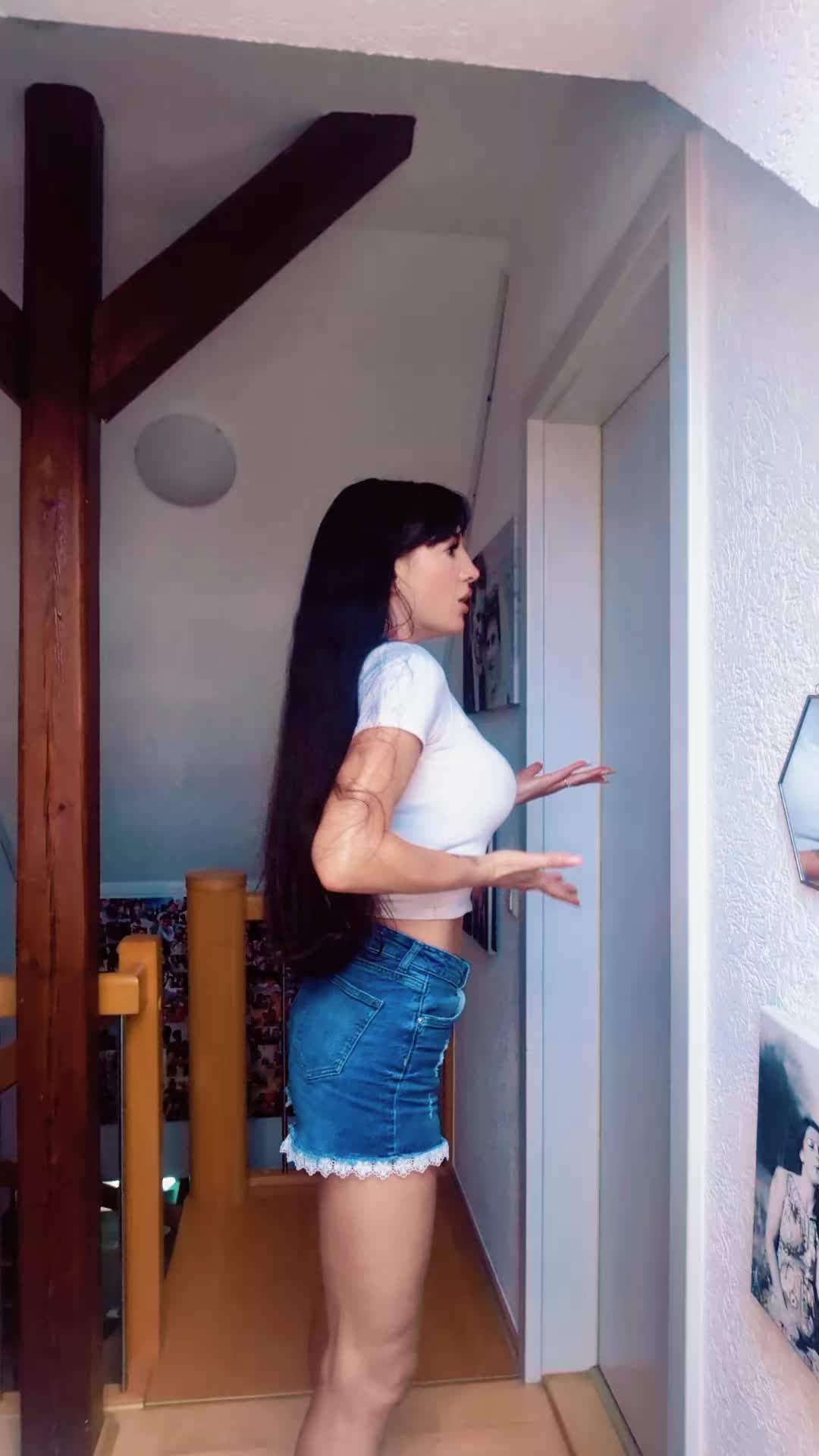 @🦋