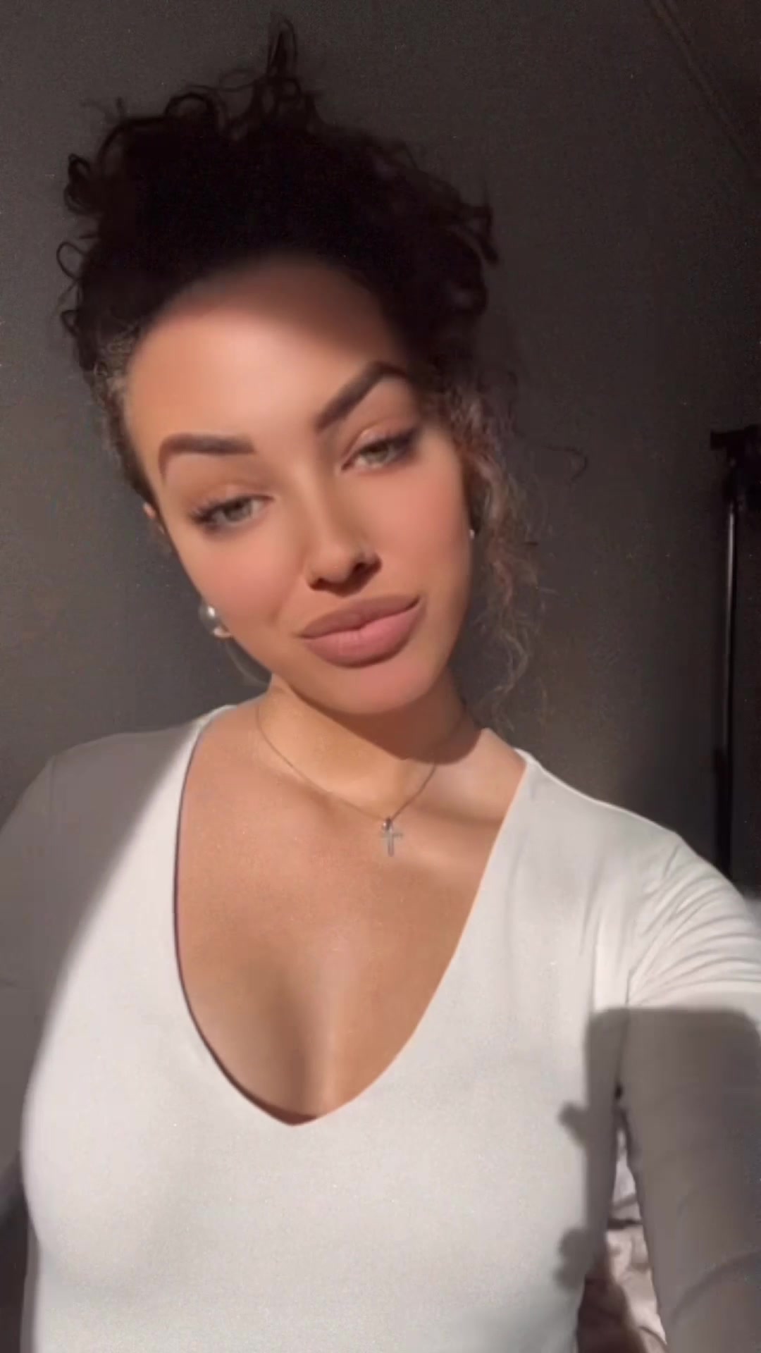 @isidora