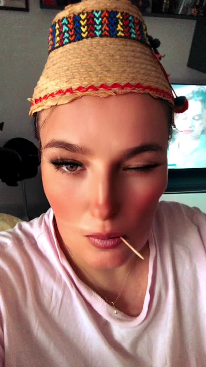 @Mirela123