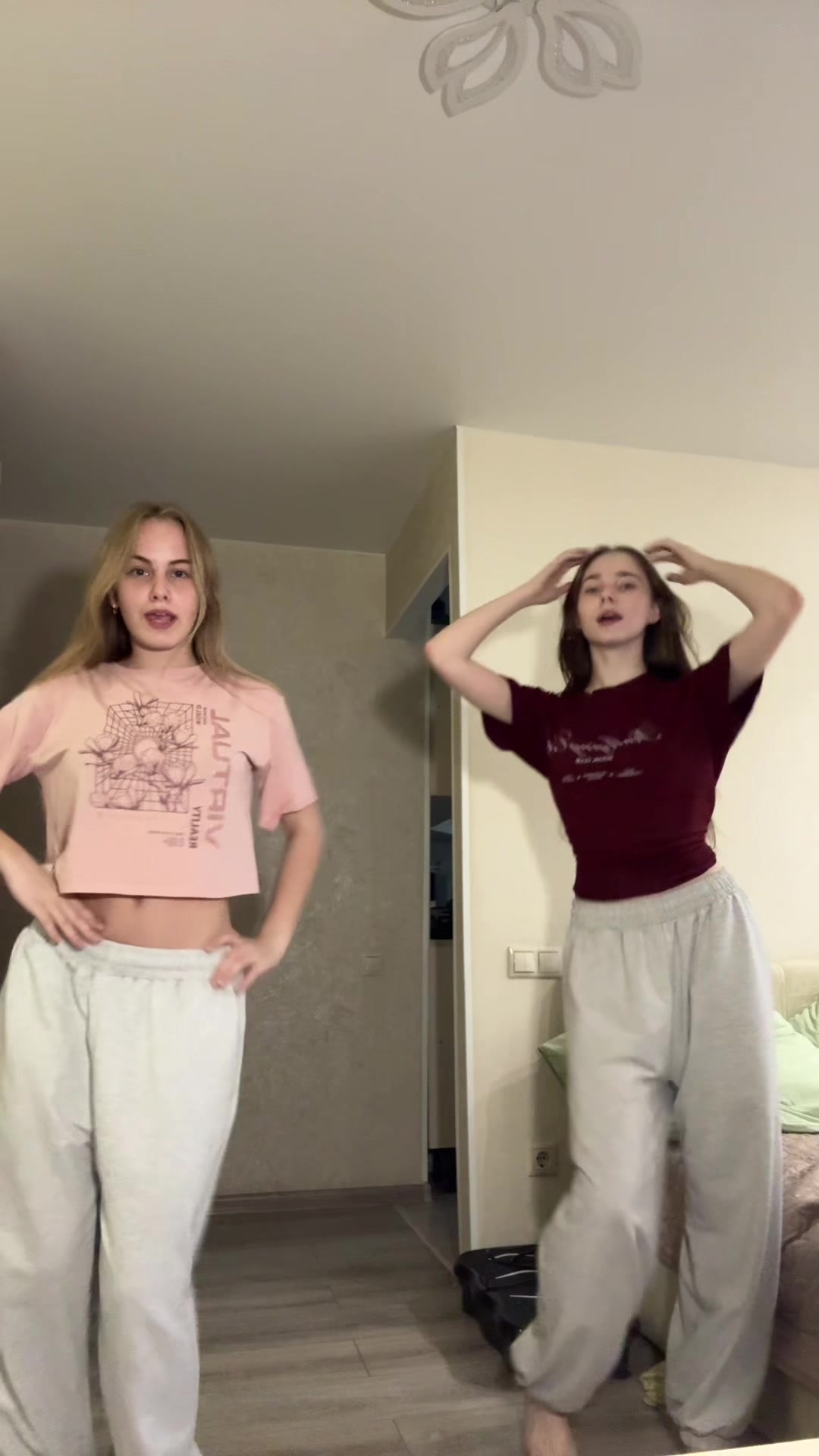 @🫂