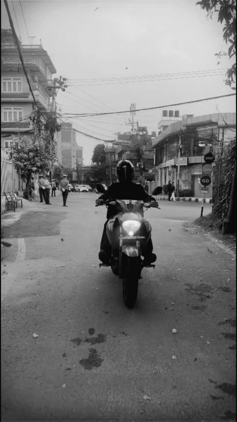 @CHIRAYU🌩🏍️