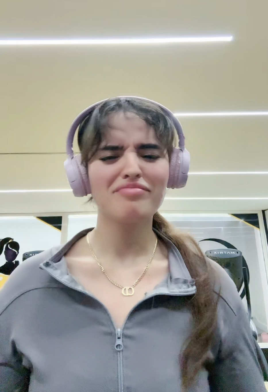 @&Eacute;ly🦂