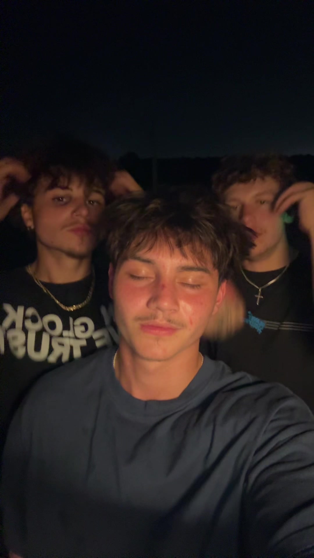 @️