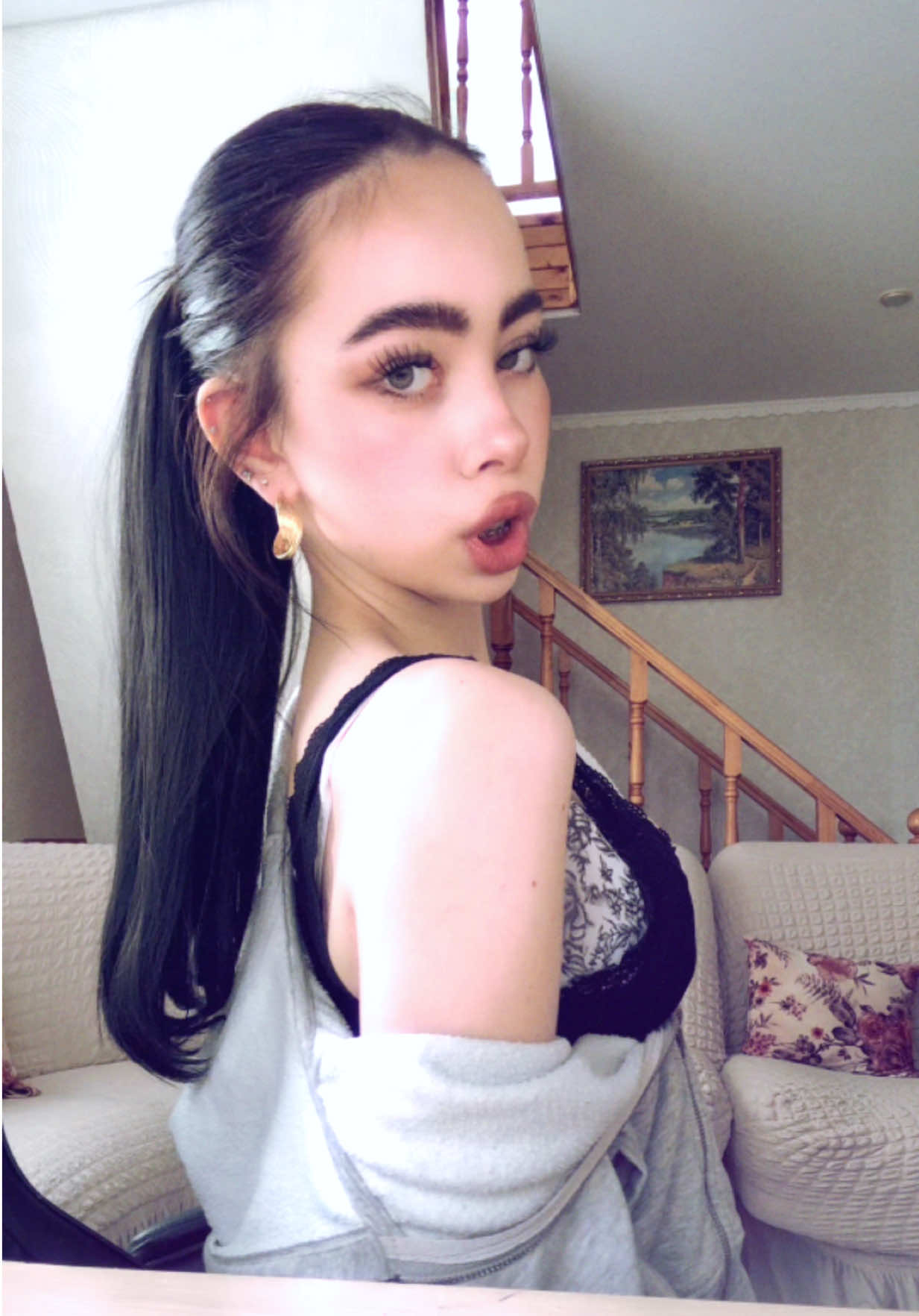 @illegallanatrix