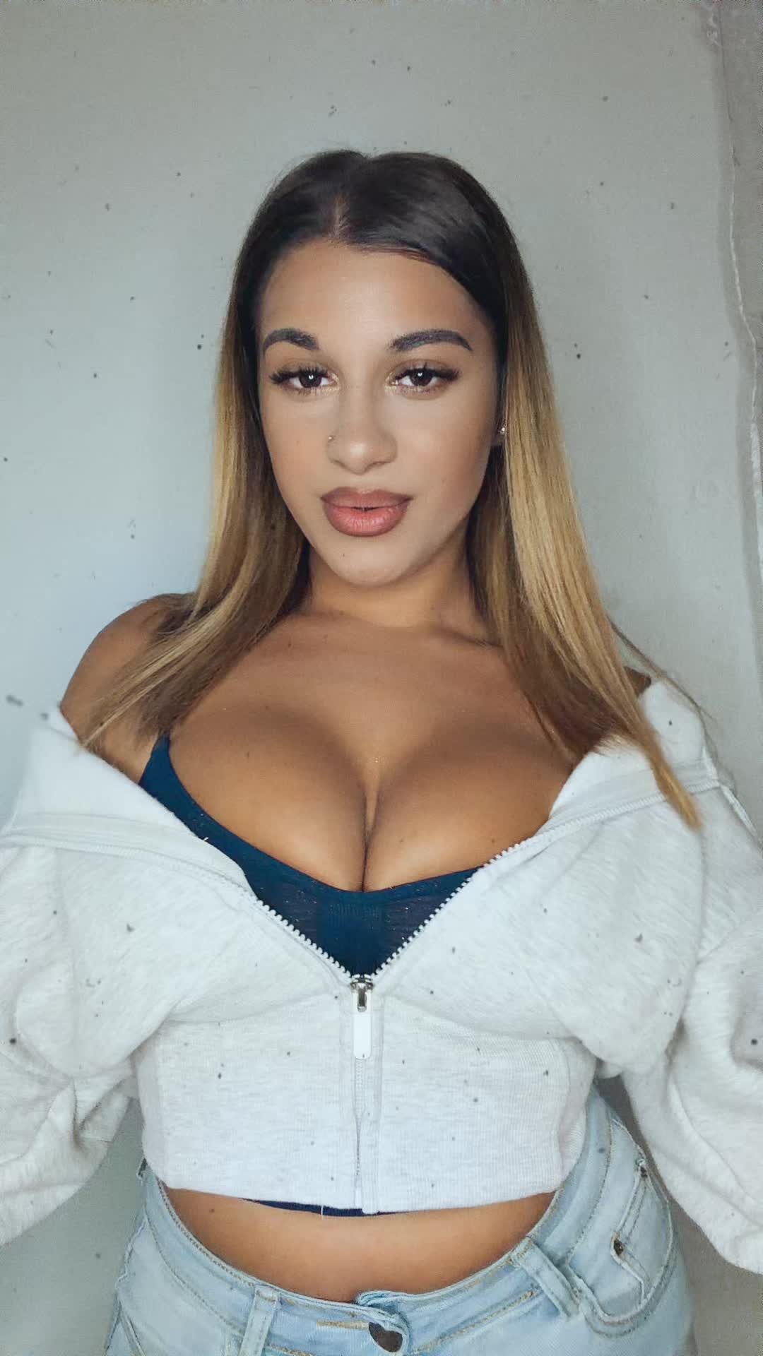 @𝓓𝓮𝓵𝓲𝓪🖤