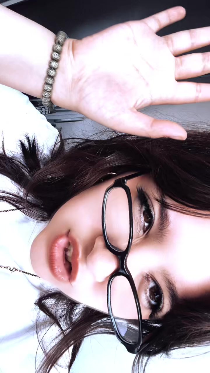 @The_Art_Whore