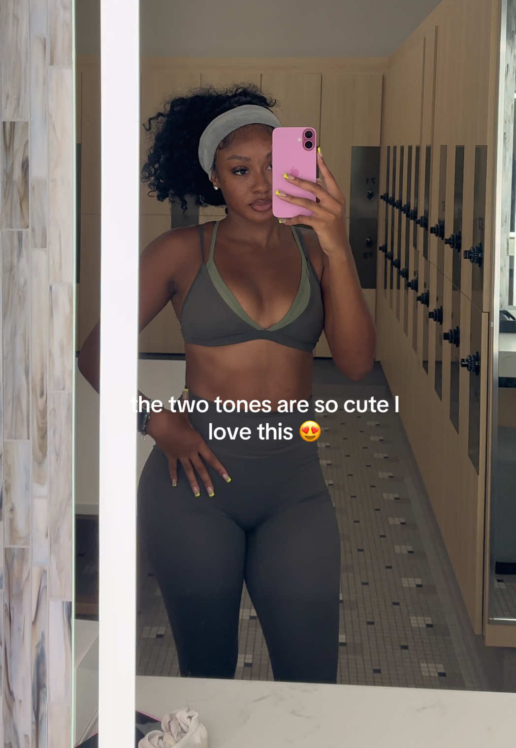 @YouTube: Simone Nicole