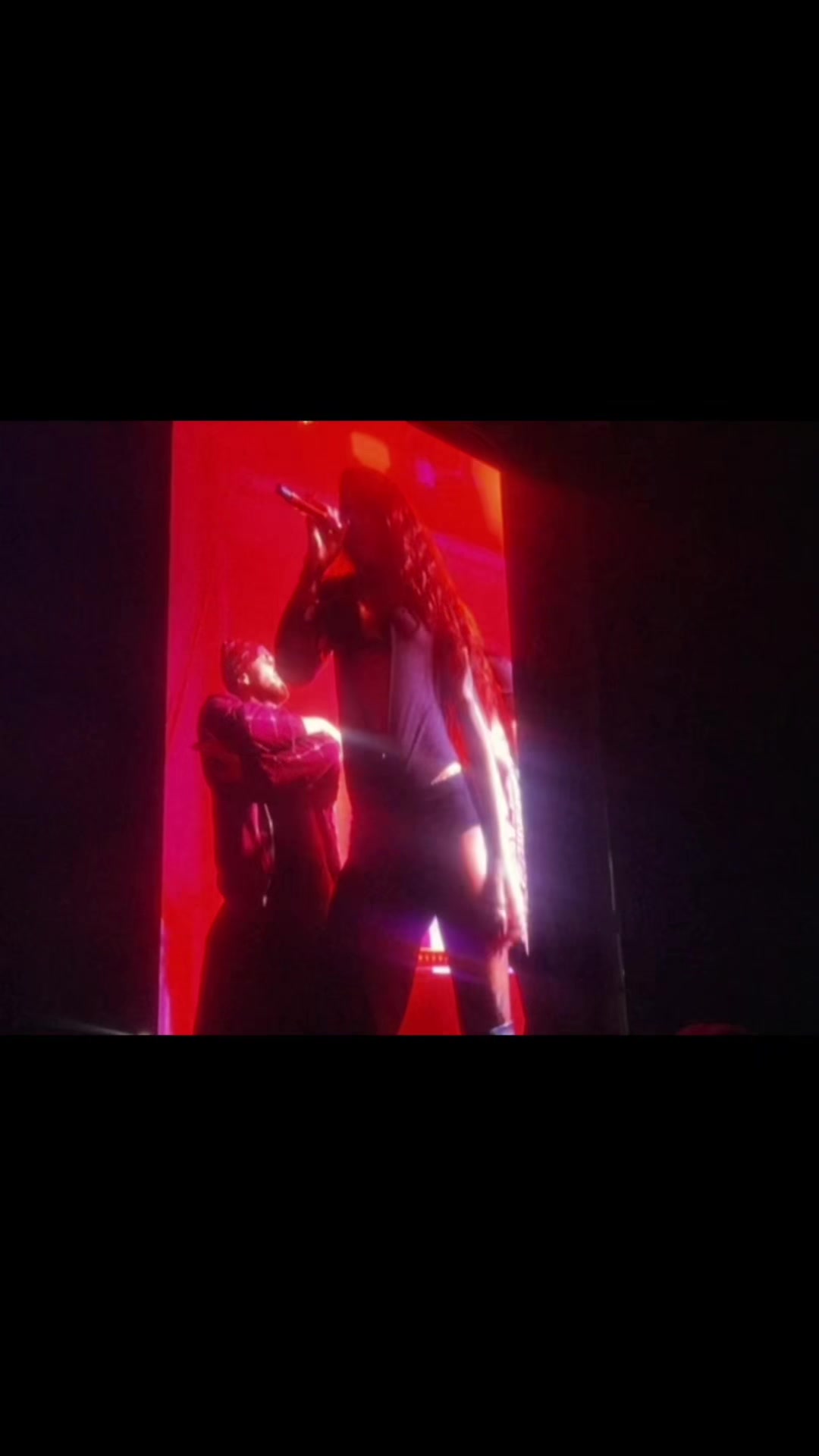 @Sia • メˇ𝘰