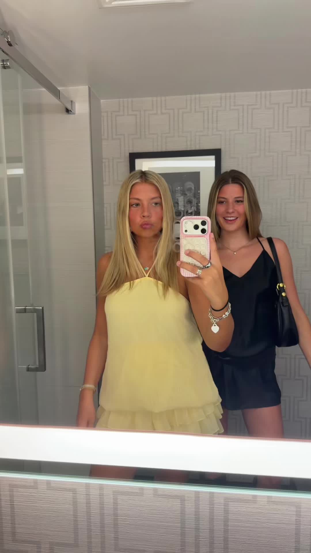 @CarolineN
