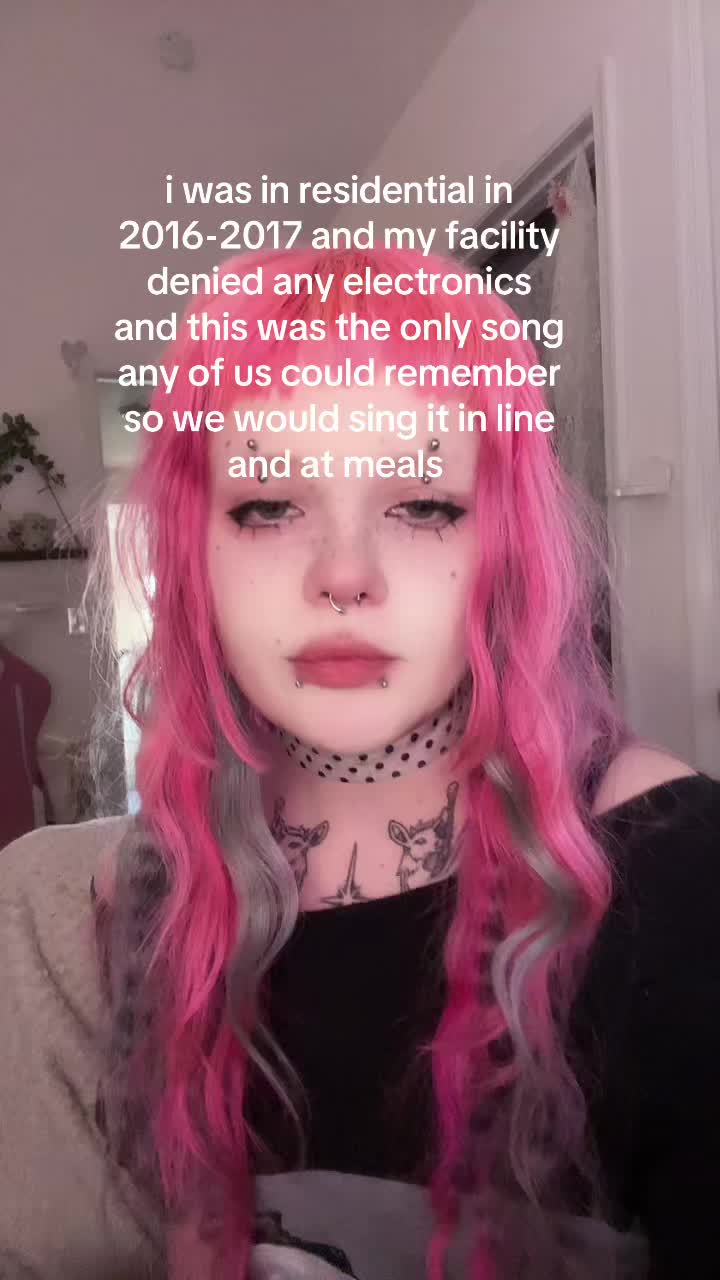 @kneesock
