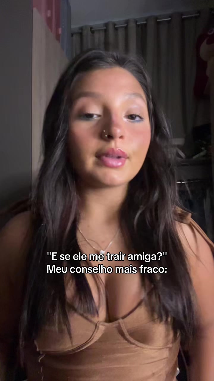 @Larinha💨