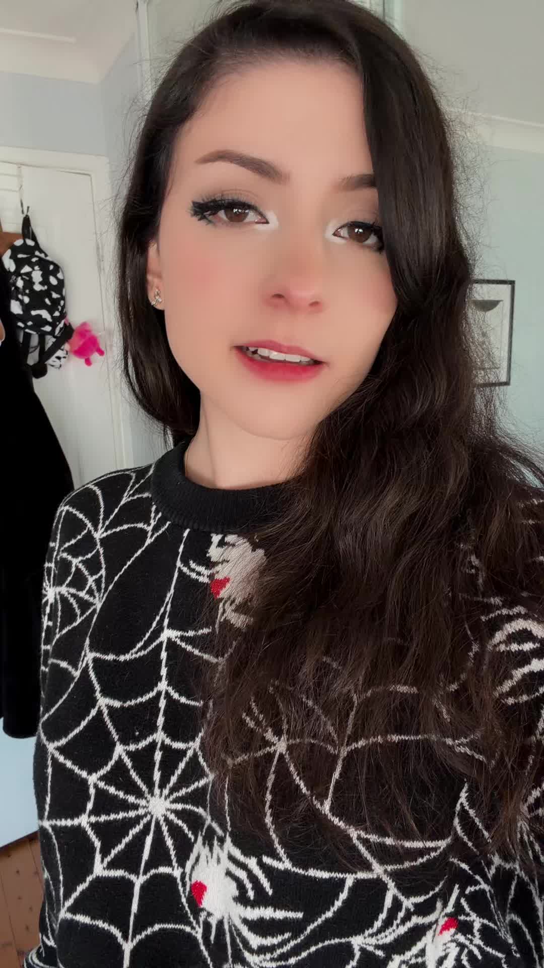 @Minacakes_12