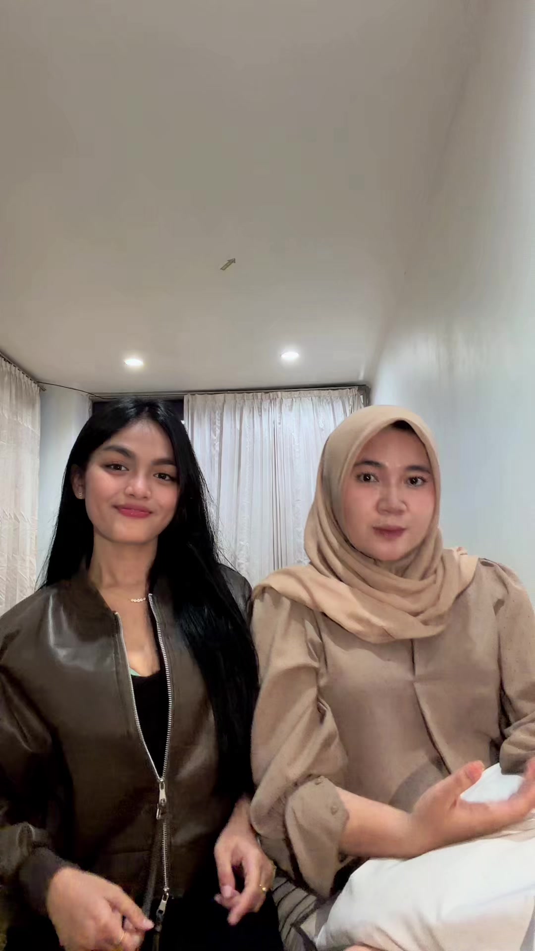 @allyizaz_