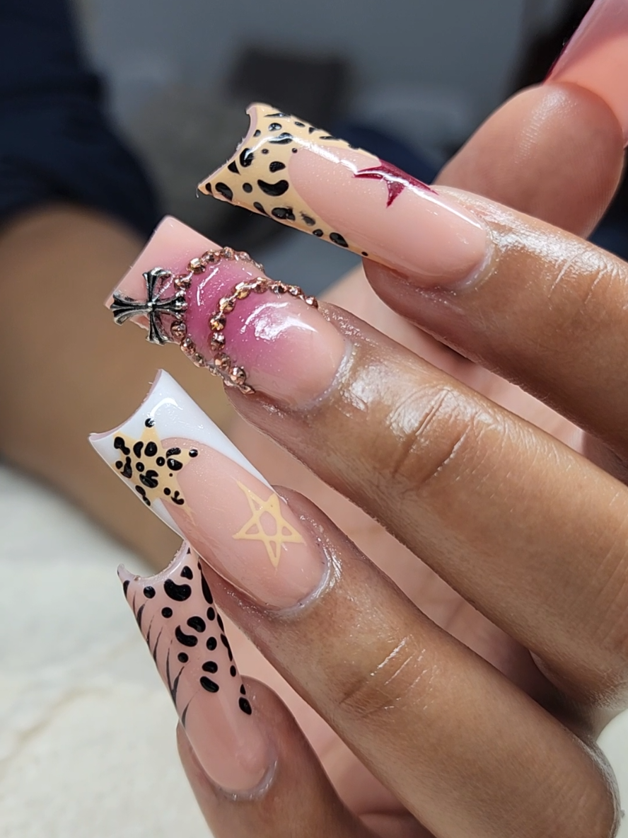 @Elegance Nails & Parlour