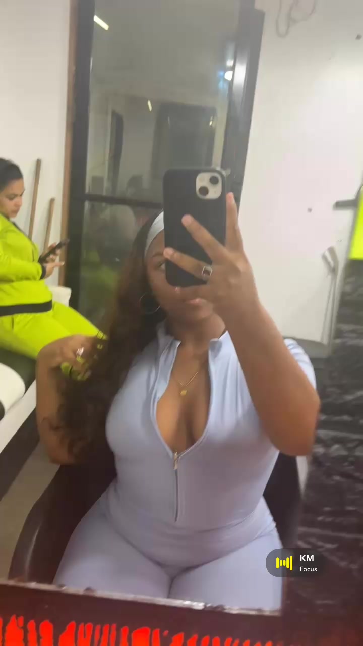 @⃟