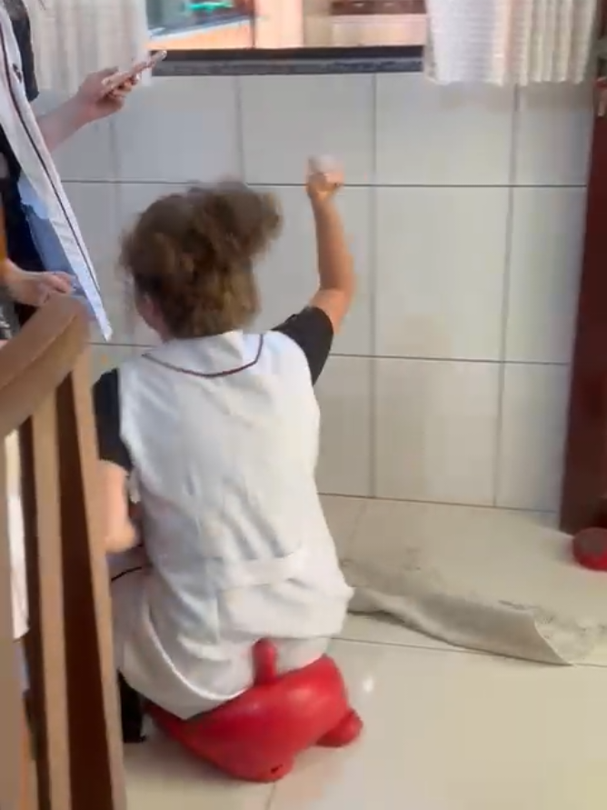 @oq a Mariana está fazendo 🙄