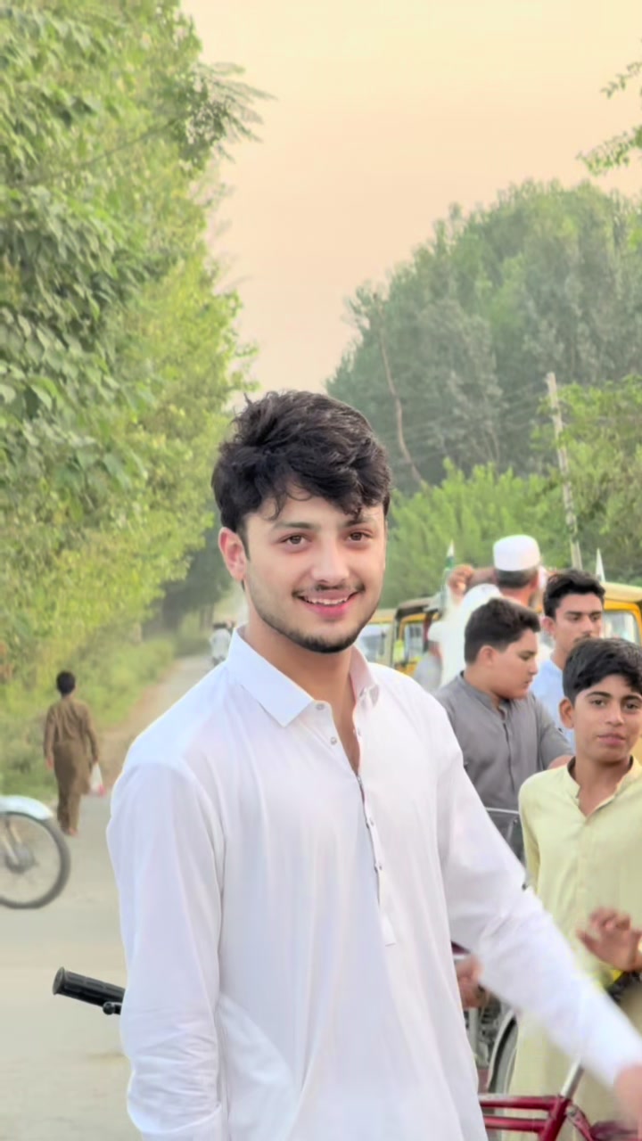 @Hussain_🫀