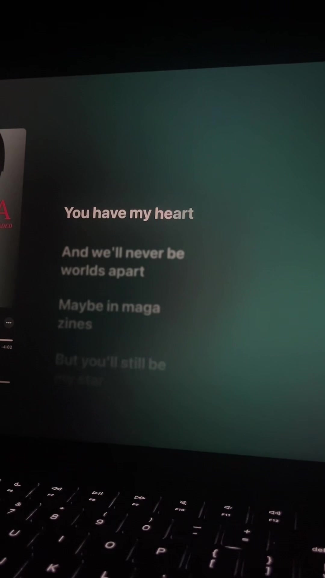 @🎧