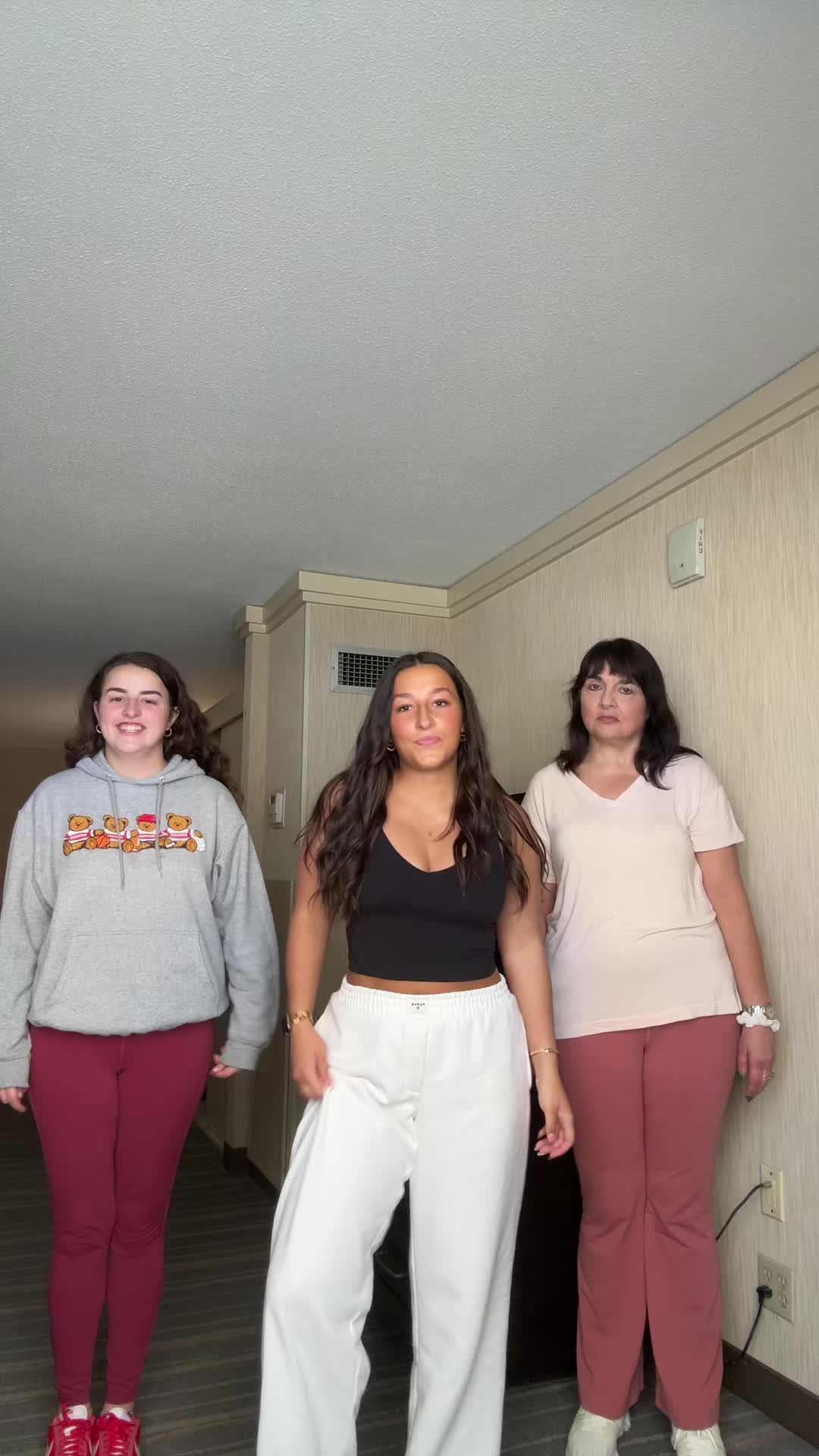 @bella