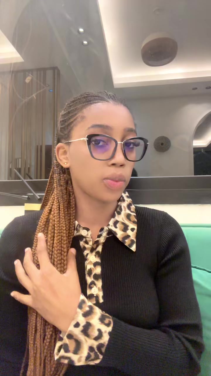 @Ana&iuml;s 😍🇨🇲🇨🇲