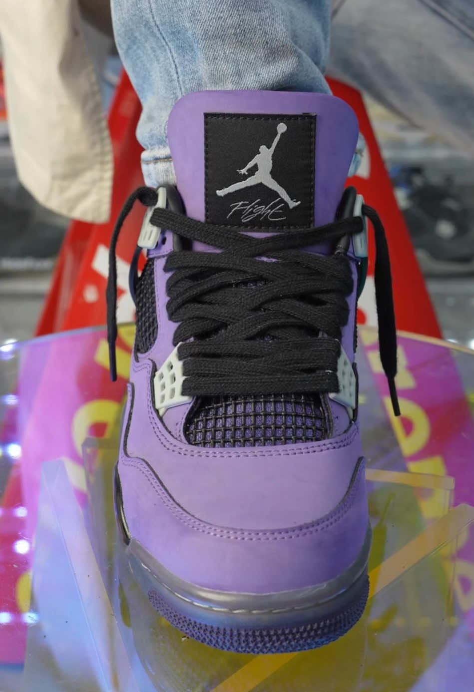 @Lacedsneaker