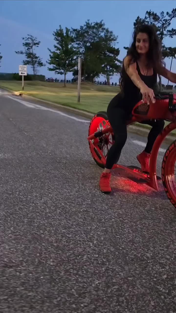 @Jrat Custom E-Bikes
