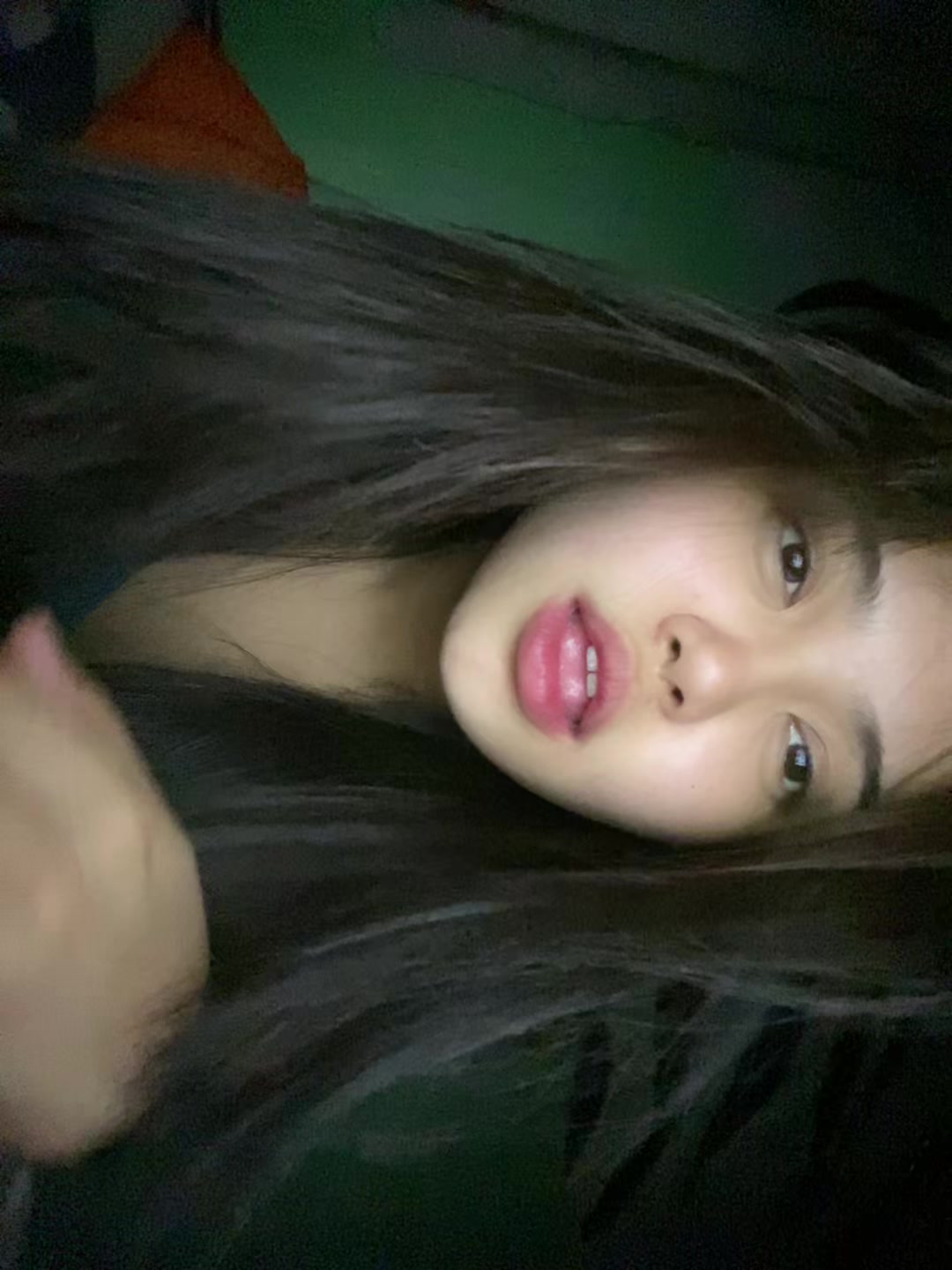 @twtlykvcaaaaahck