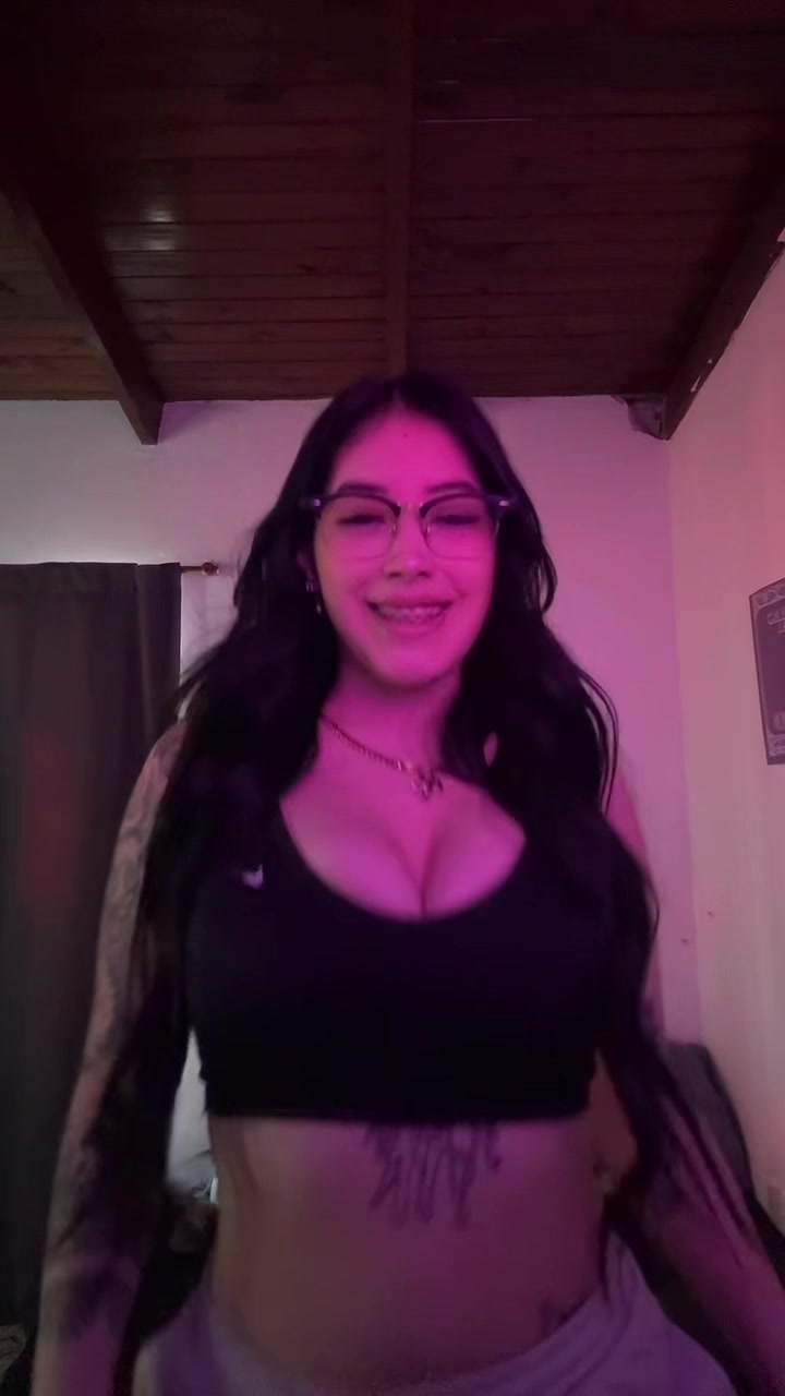 @user_ariana