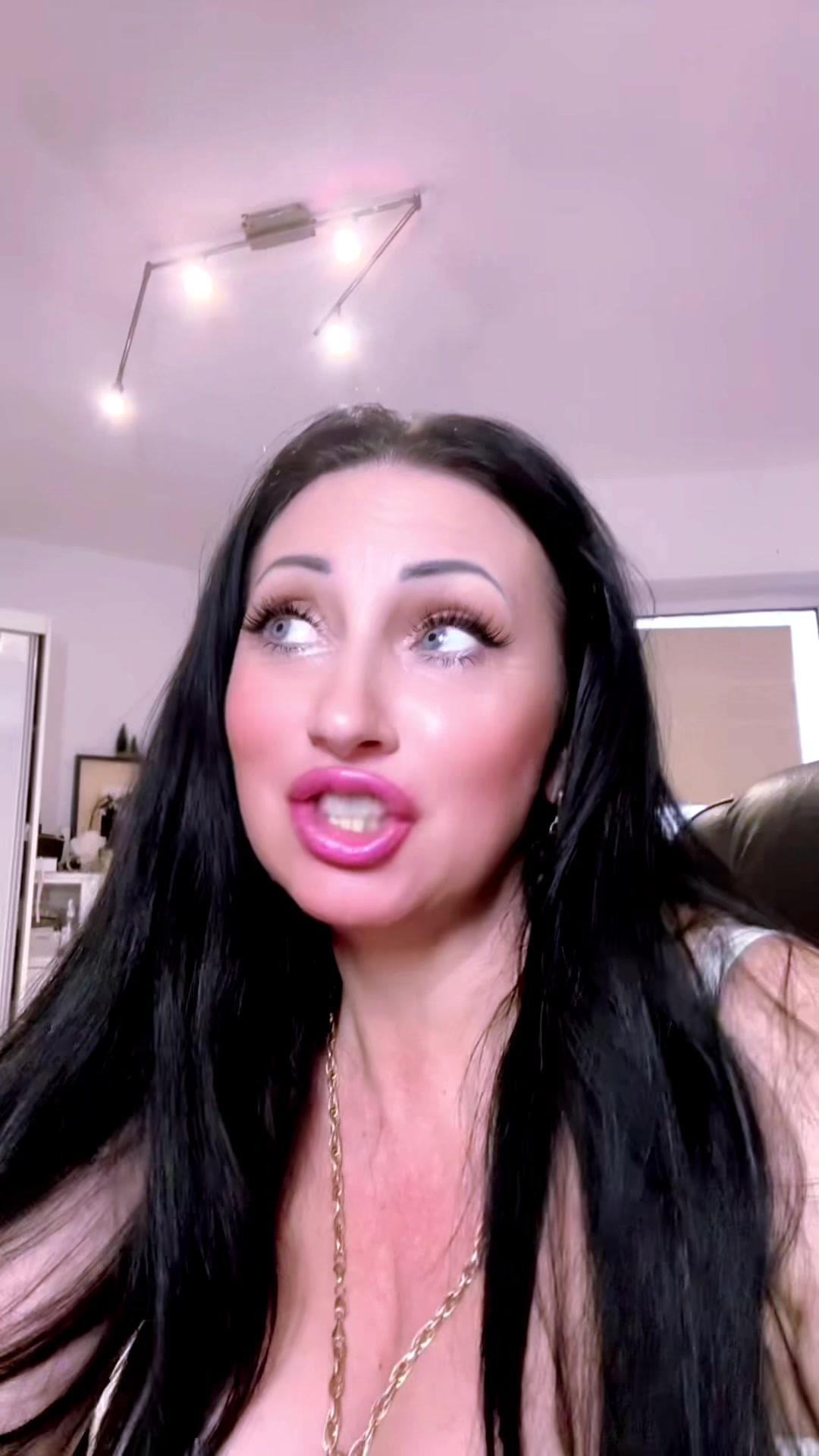 @Lara