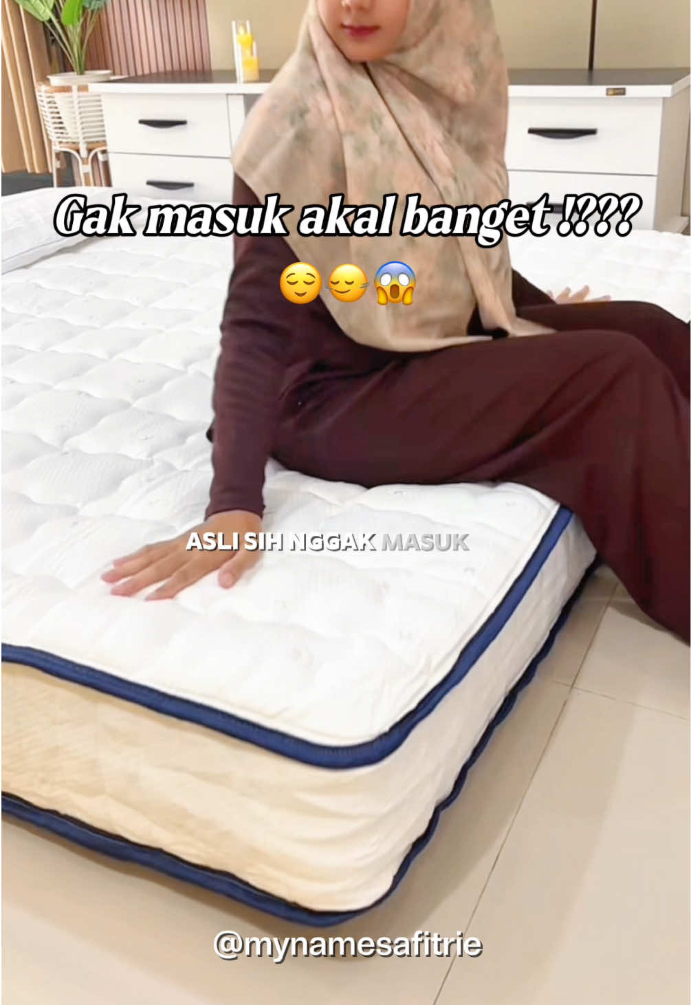 @mommyaleena