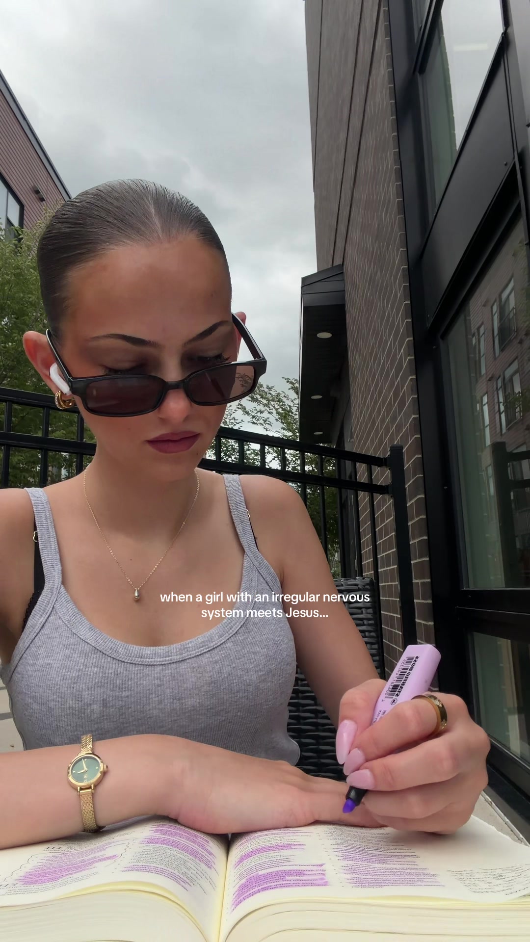 @withlaurairl