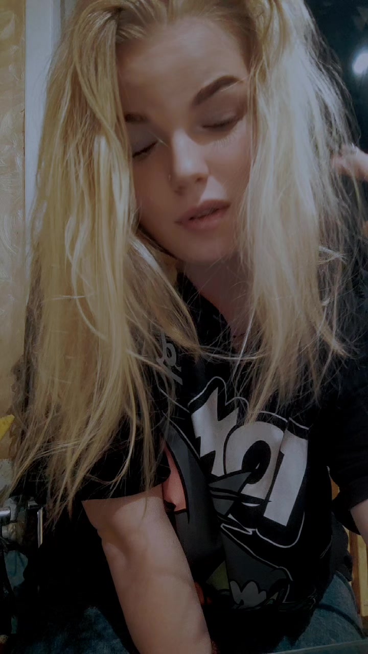 @VIKA_KROSS_Official✔